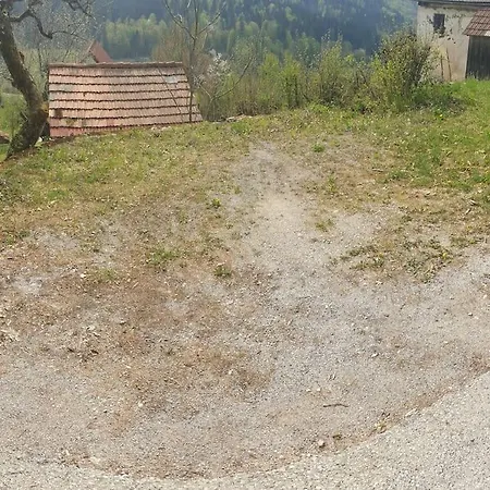 Nyaraló Moderno Opremljena Hisa Z Odmaknjeno Lokacijo *