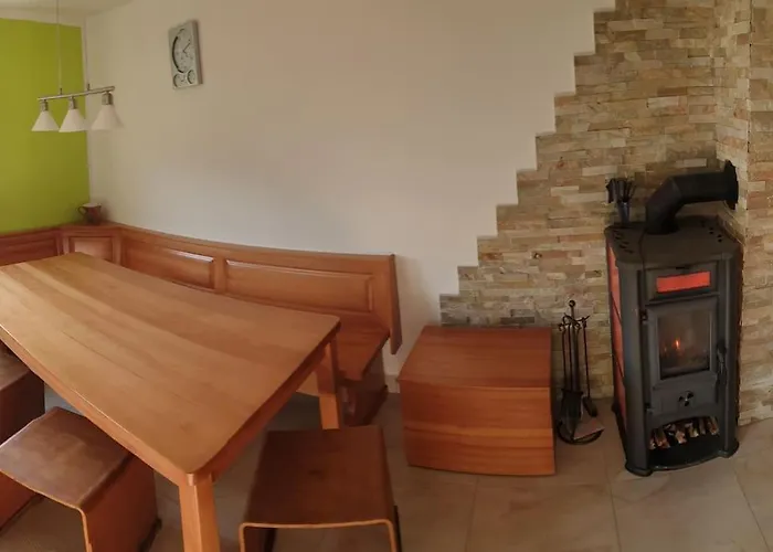 Moderno Opremljena Hisa Z Odmaknjeno Lokacijo Dolenjske Toplice