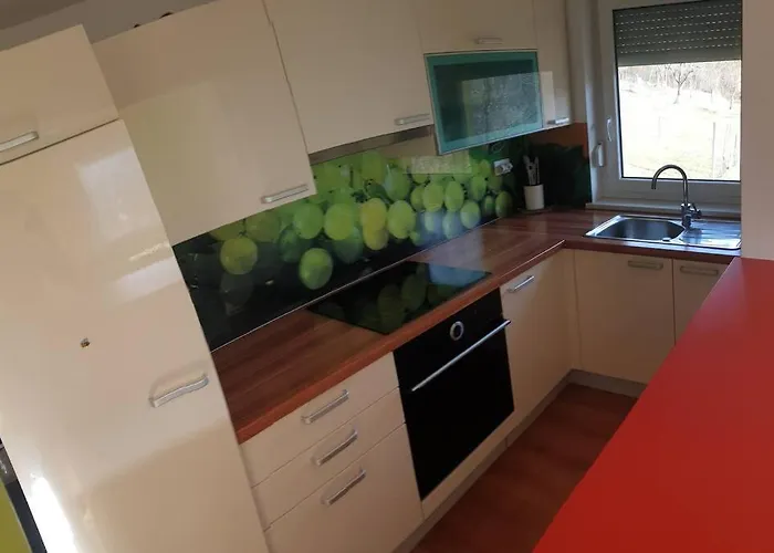 Casa vacanze Moderno Opremljena Hisa Z Odmaknjeno Lokacijo